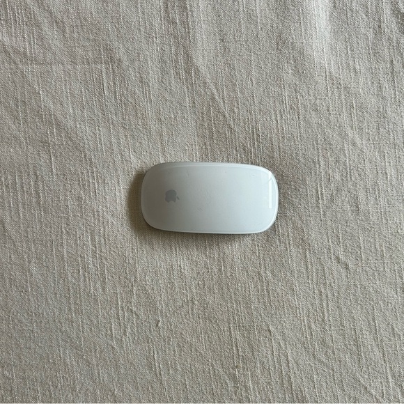 Apple Magic Mouse - Picture 2 of 3